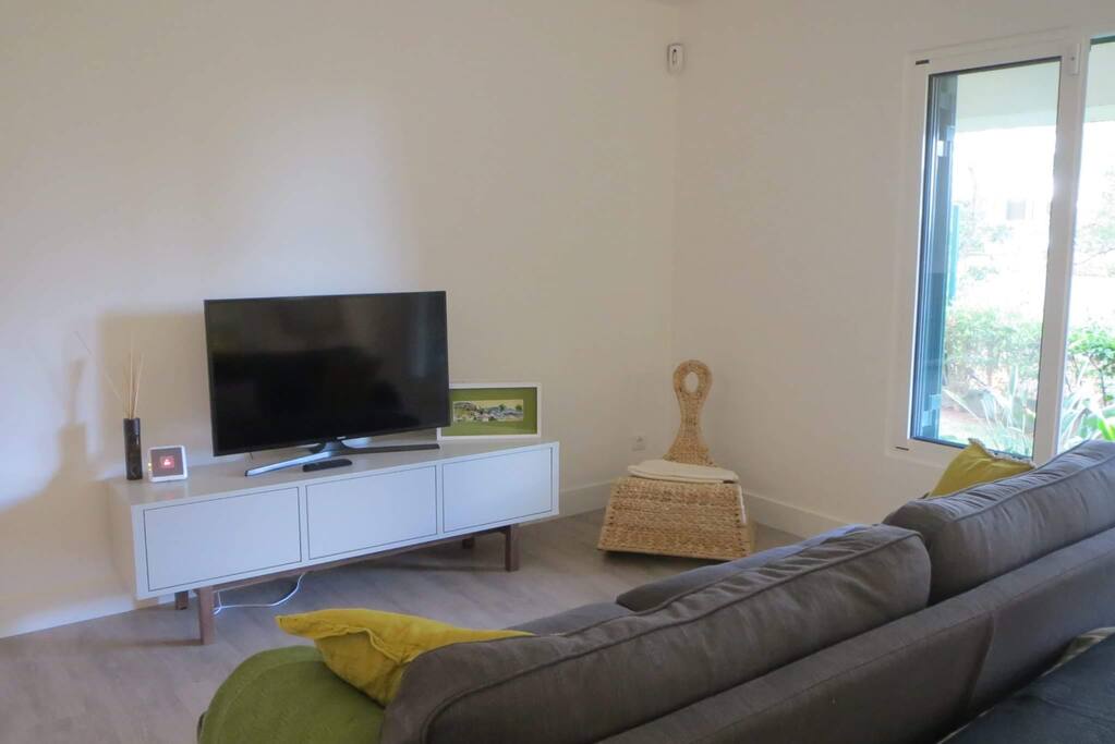 Tv Ultra HD com canais por cabo