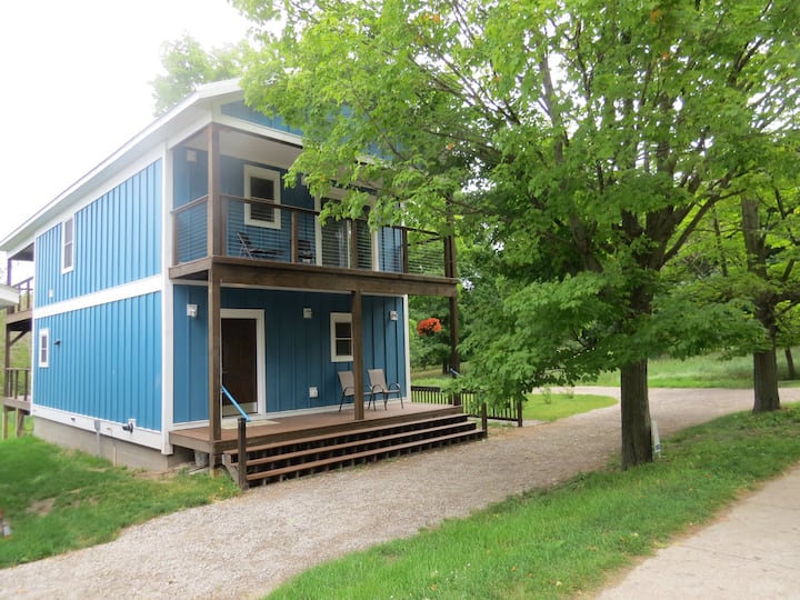 Empire Blue House w/ Hot Tub