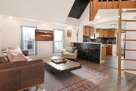 The Lilac Loft of MPLS - Best Coffee ☕☕☕ In MPLS!!