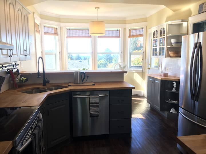 Gibsons Vacation Rentals & Homes British Columbia, Canada Airbnb