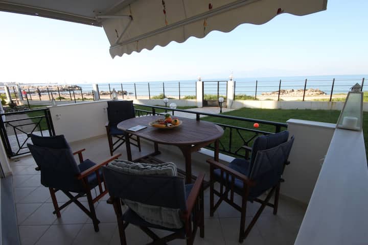 BEACHFRONT HOUSE