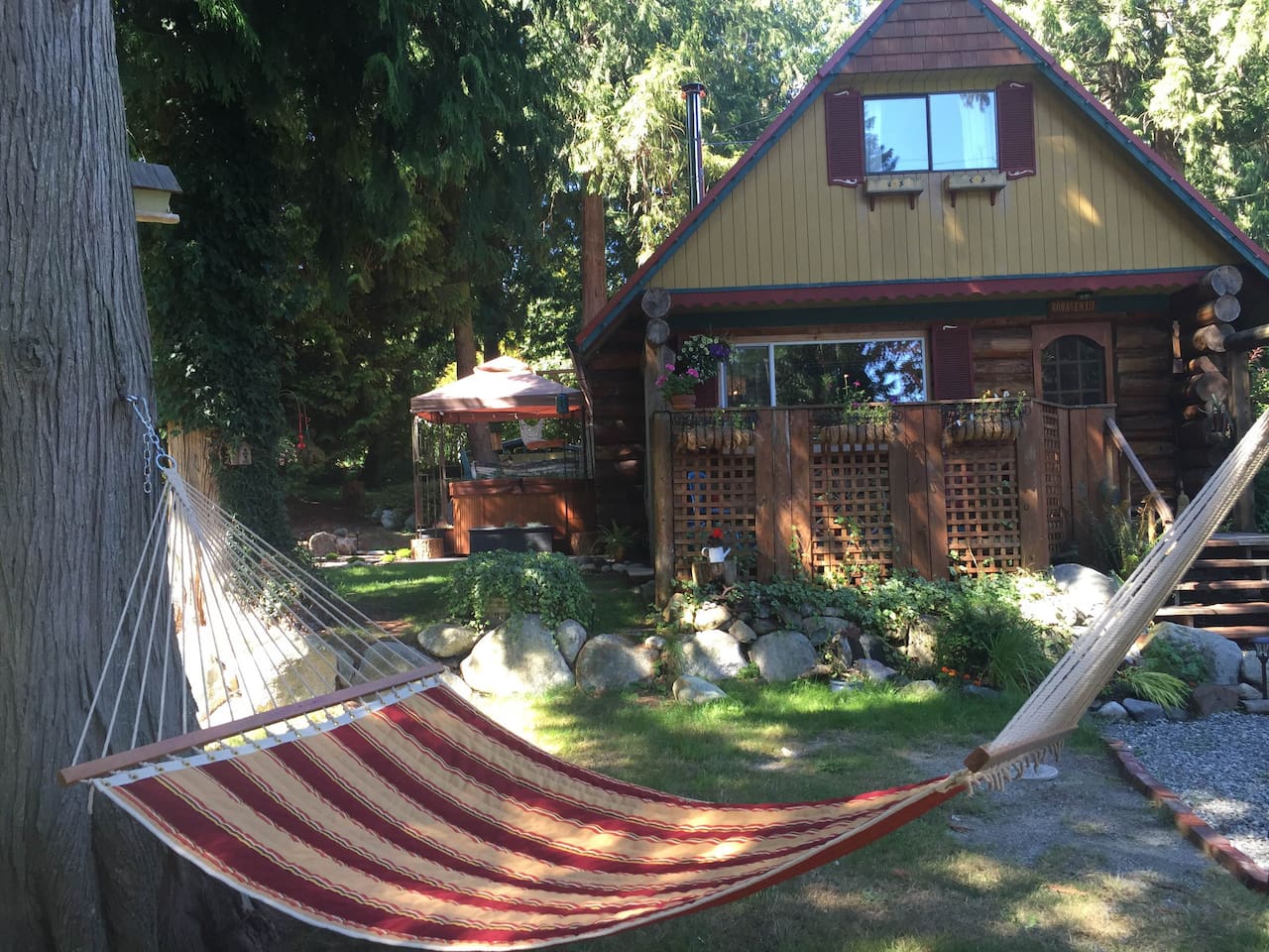 Cozy Log Cabin With Hot Tub Cabins For Rent In Gibsons