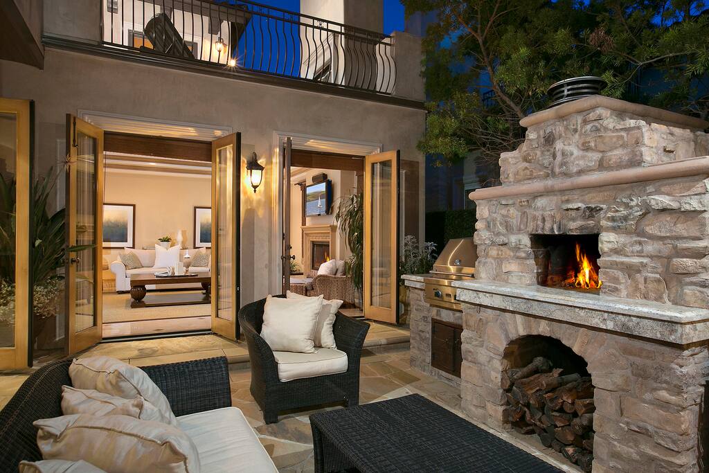 Private courtyard with Pizza Oven