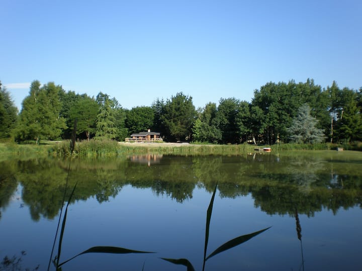 Chalets avec étangs de pêche privés à Sévignac, Bretagne, France - Airbnb