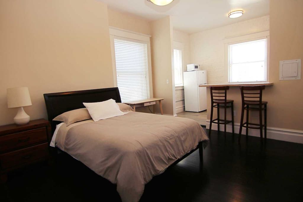 Bedroom w/ Hardwood Floors