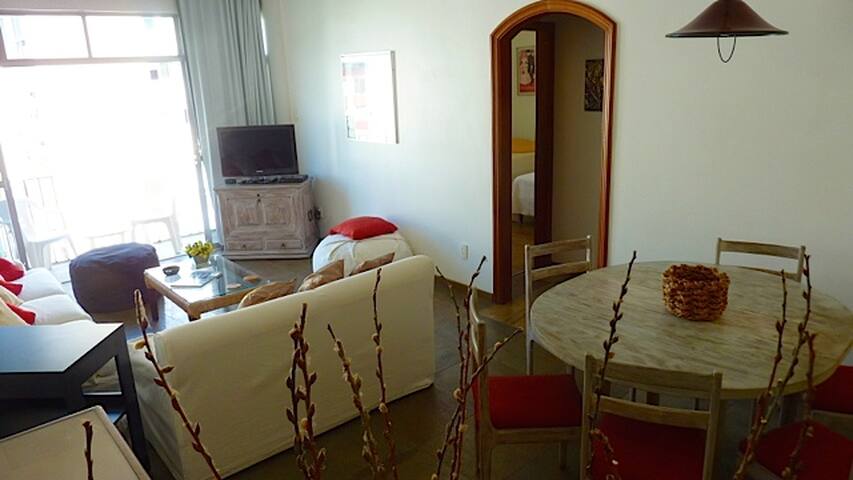 AWESOME view 3 bed apt in LEBLON gallery image 3