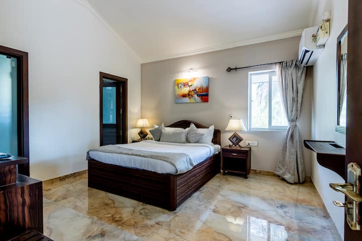 Bedroom 1 image 2