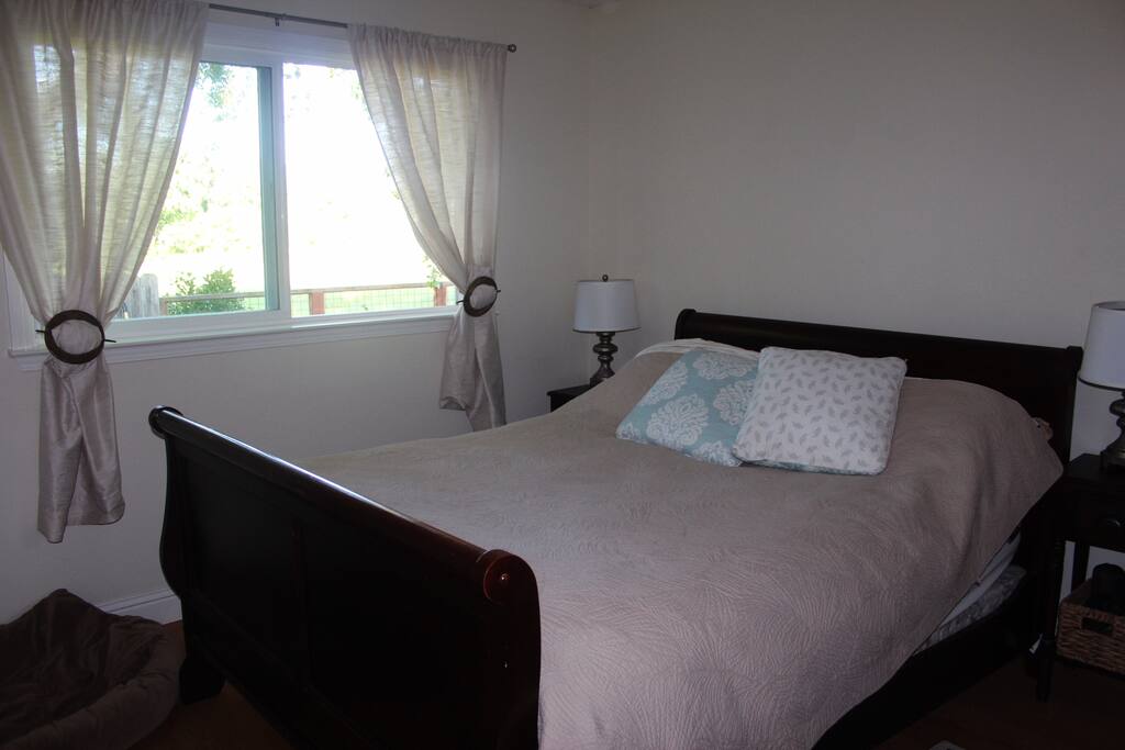 Bedroom 1 Queen Bed