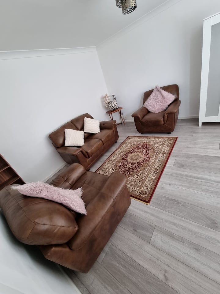 Cosy 2 Bedroom Bungalow With Free Onstreet Parking - Southampton