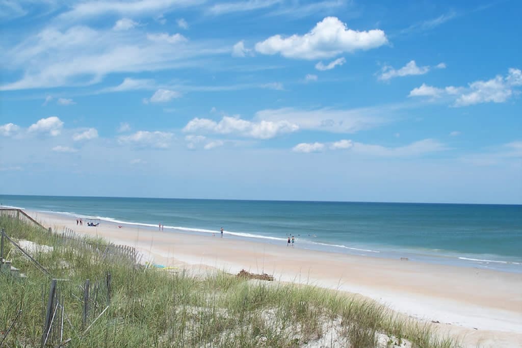5 minute walk to Topsail Island beach! Come see why TripAdvisor named Surf City (Topsail Island) one of top 20 affordable beach destination towns.