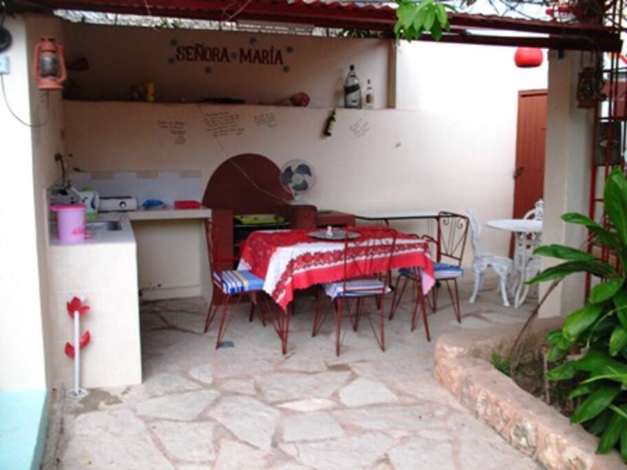 TERRAZA EN EL PATIO EXTERIOR