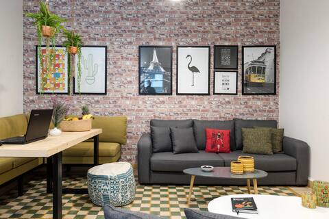3-Bedroom Flat- Mar Mikhael Main Street 24/7 Power