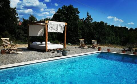 Luxurious spacious 250m2 Provencal Villa with pool