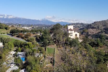 Mt. Washington Sunny, Secluded Studio