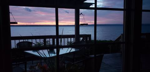 On Lake, Stunning Views, Sunrises, Pet Friendly!