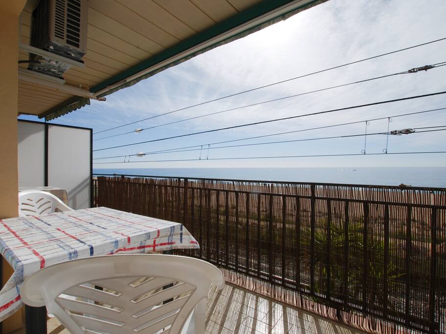 Terraza con vistas al mar