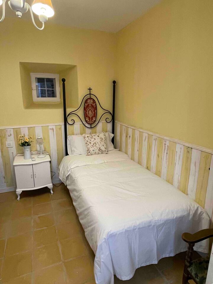 საძინებელი 1