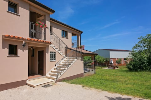 Top Airbnb: Apartments NOEMI - apt no1 in Stranići Kod Nove Vasi