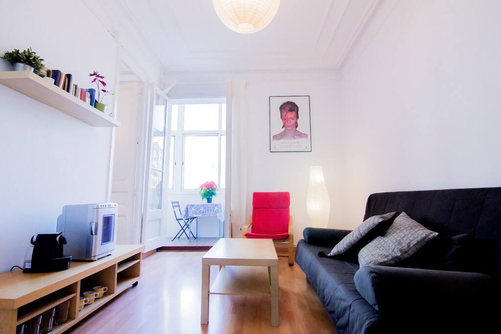 Private livingroom with sofa bed