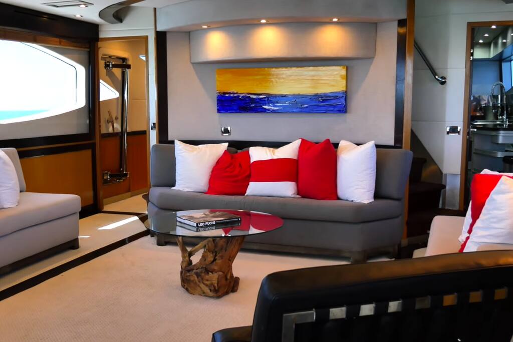 90' Eagle - Yacht Rental @ Miami Boat Experts - Charters | Management | Crew | Supplies | Miami | Florida Keys | The Bahamas