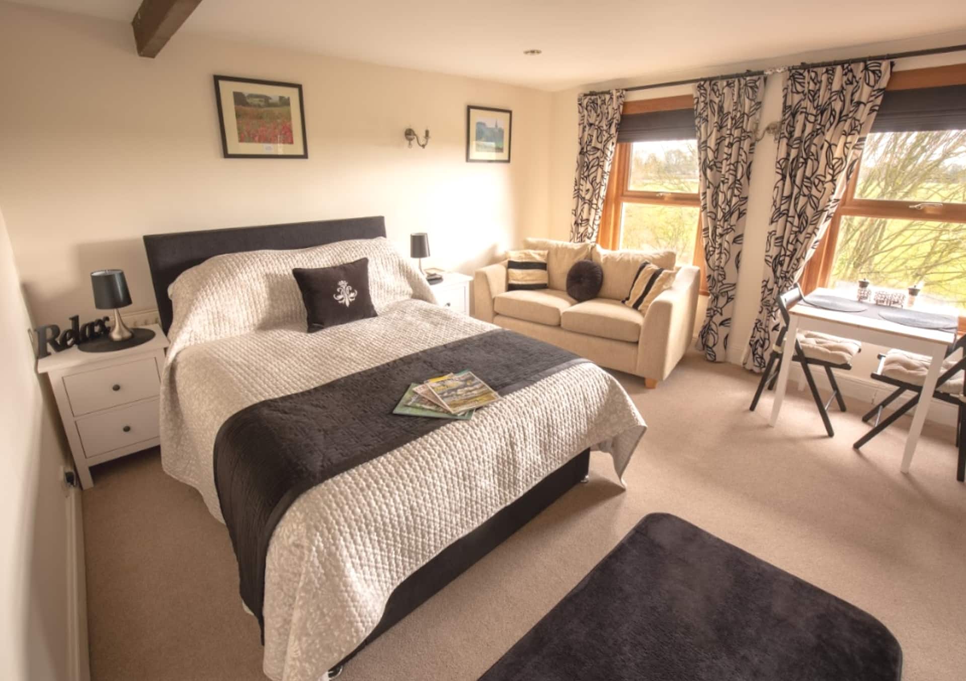 ”The Retreat” at The Fox at Peasemore Country Pub