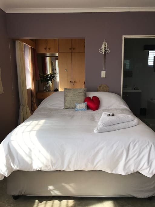 UPSTAIRS BEDROOM