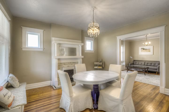 Charming House Cherry Creek - Walk Everywhere!