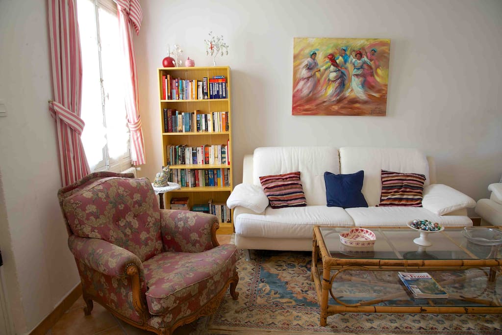 Comfortable sitting area, open plan living room