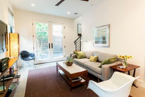 Popular Airbnb listing: Contemporary Home near Barton Springs and SoCo in Zilker