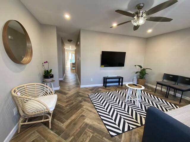 4B2B Entire House in Jersey City +Parking gallery image 3