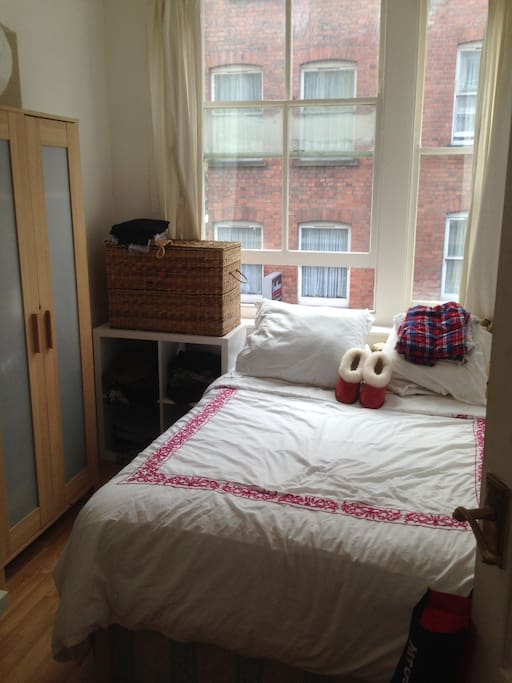 Room 2
Beautiful light all day long
double bed
desk and wardrobe