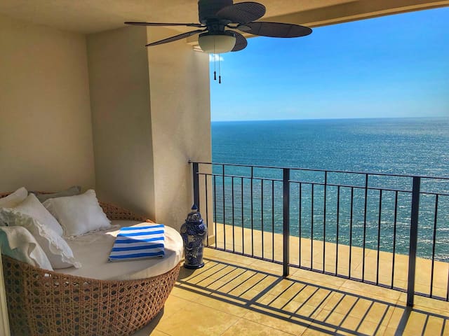 Stunning Ocean Front View 22nd Floor CASA DON ROMO