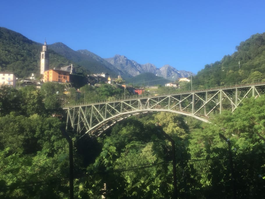 Intragna Centovalli Bahnbrücke