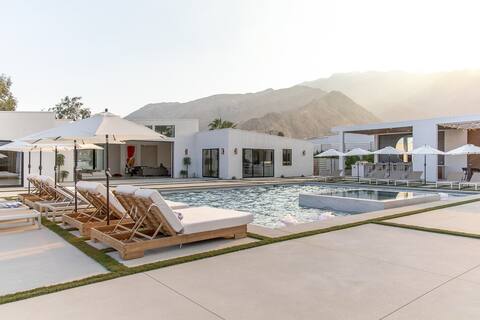 9 Bedroom/7.5 Bath Luxury Retreat