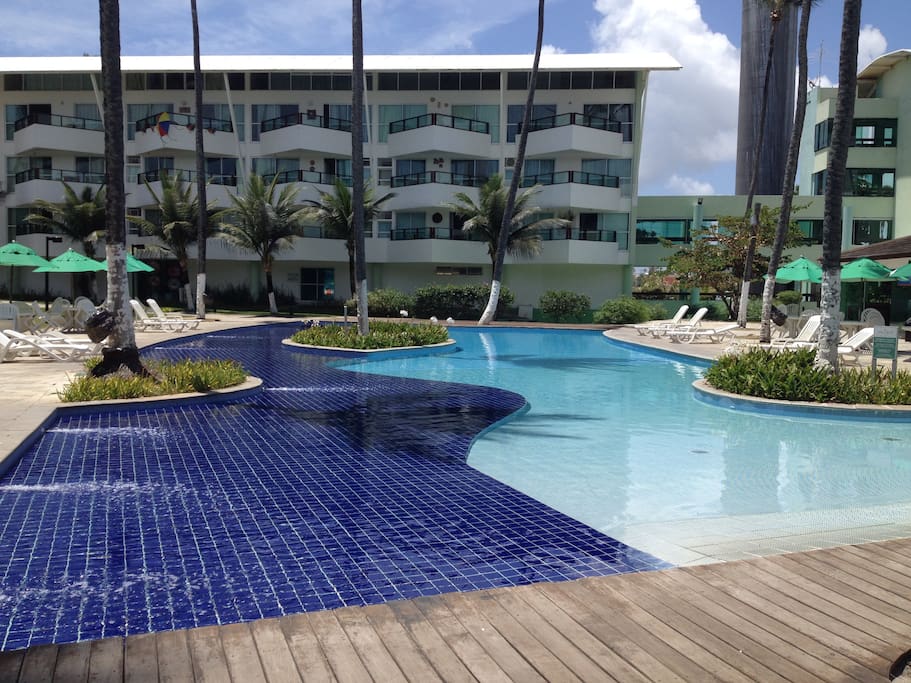 Piscina para crianças e adultos
