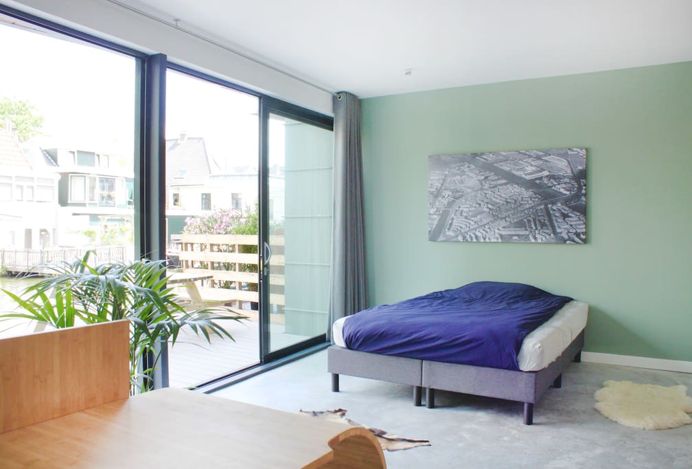 Bedroom 2 with view on water