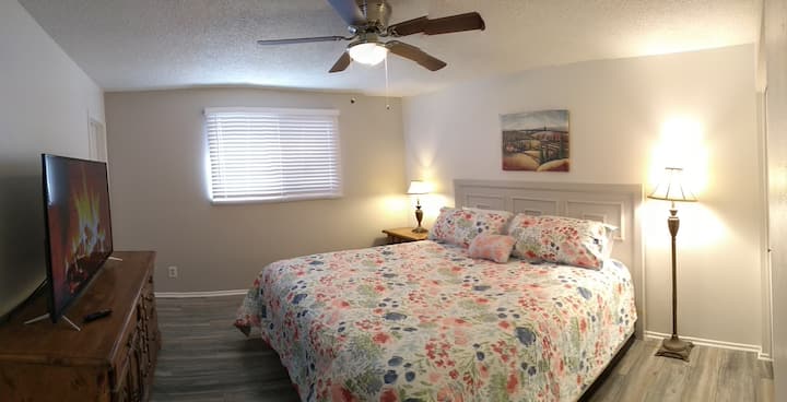 Chumba cha kulala cha Master (Kitanda cha Kifalme)