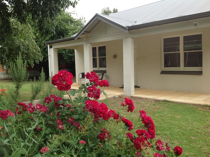 10 Arthur Street Penola Coonawarra Houses for Rent in Penola, South