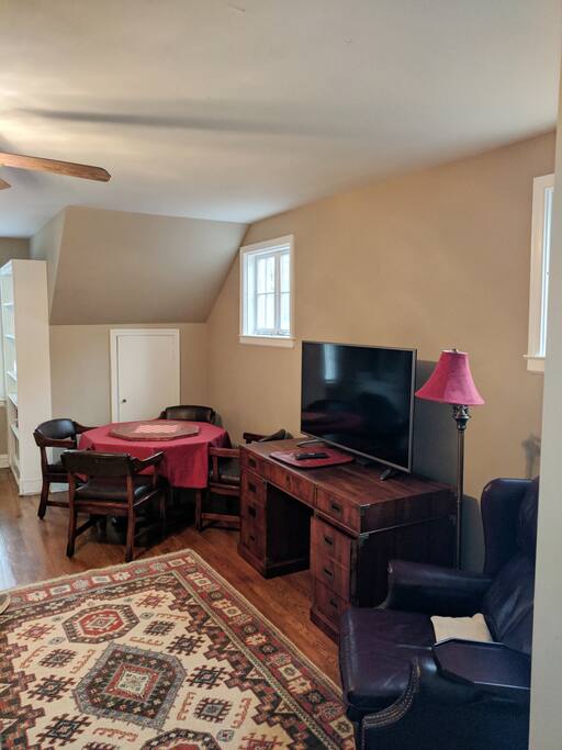 Lots of airy space for your poker party or game watching afternoon.