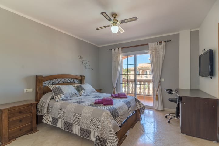 غرفة النوم 1