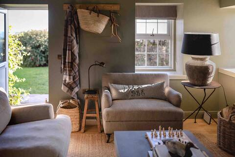 Escape to a luxury country cottage and ocean views