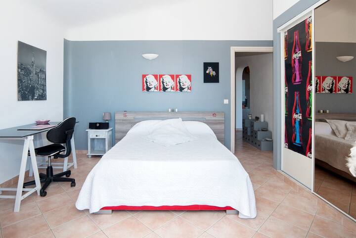 3号卧室可直接进入泳池和露台