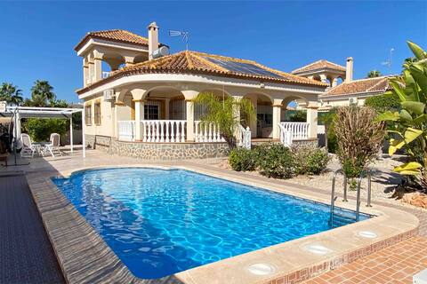 Romantic villa in a quiet area