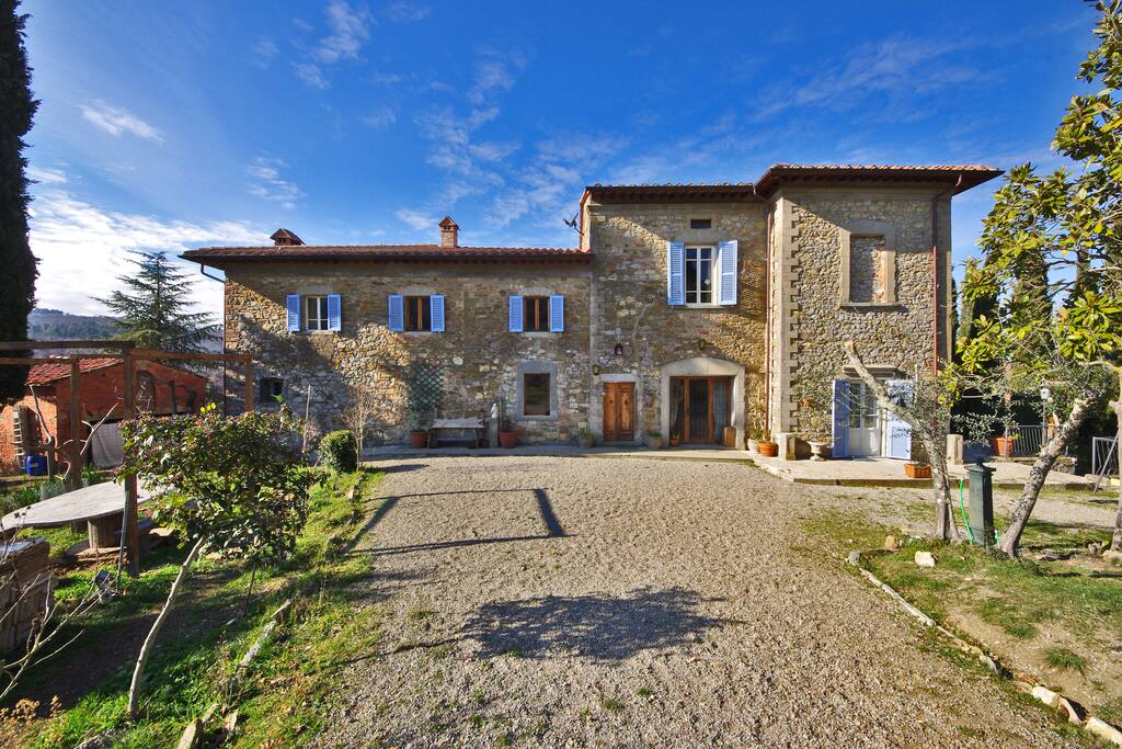 ла-маддалена. маддалена. пьемонте италия отели. маддалена италия. специя (город).