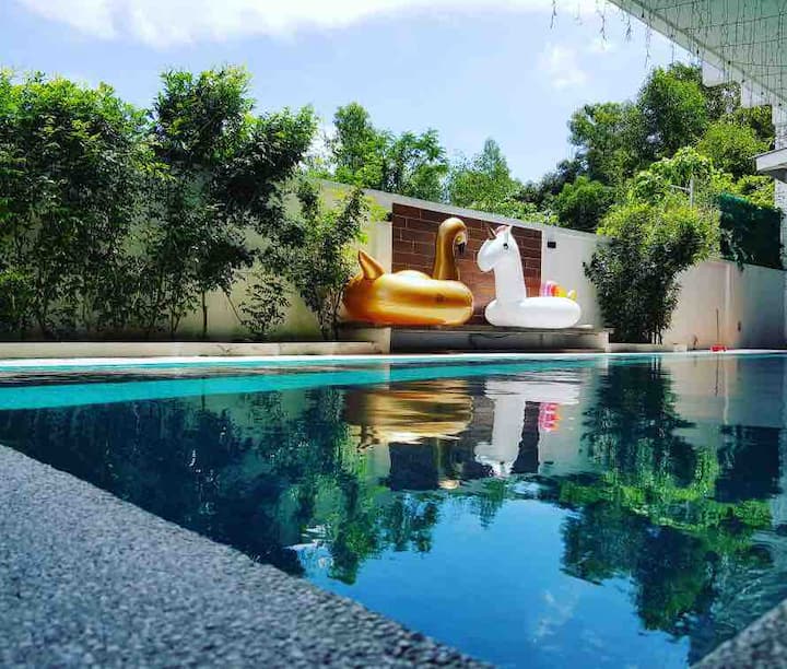 Secret Garden Event Party Pool dmg retreat 2 Flr Bungalows for Rent