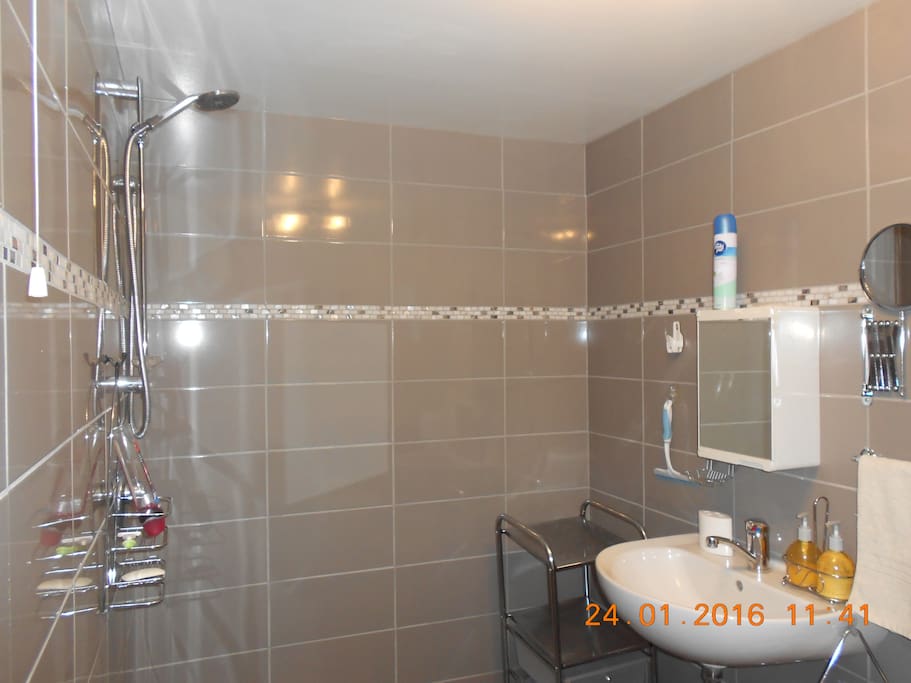 Stand-alone ensuite