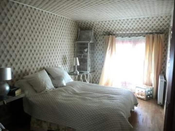 Bedroom 1 / La chambre des Mille et Une Nuits