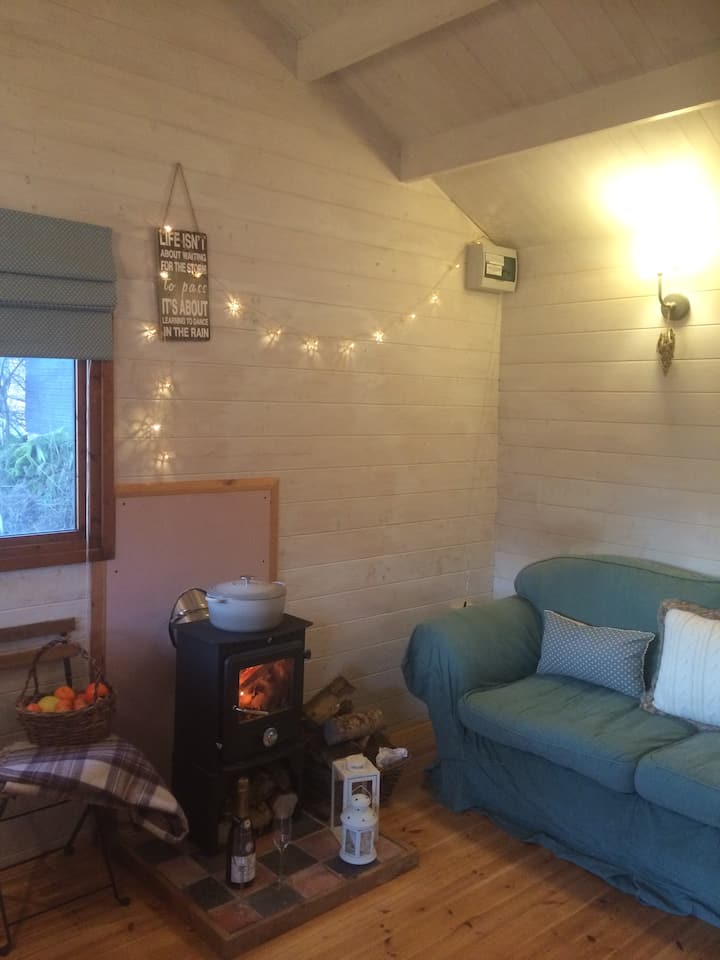 Lodge With Hot Tub In Woodland Near Alton Towers. - Alton Towers