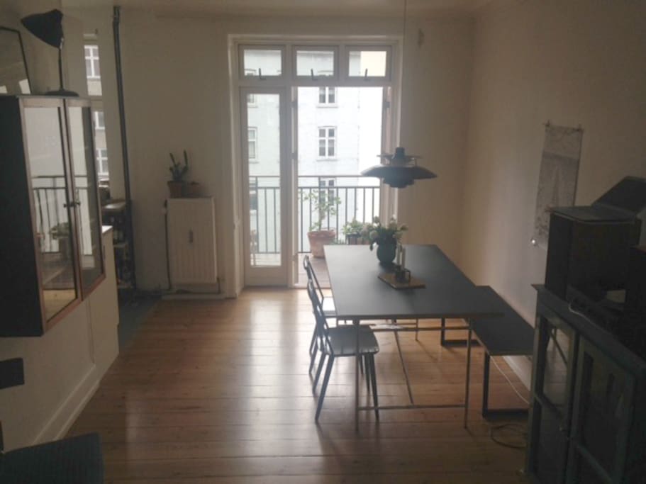 Living room with balcony facing the courtyard