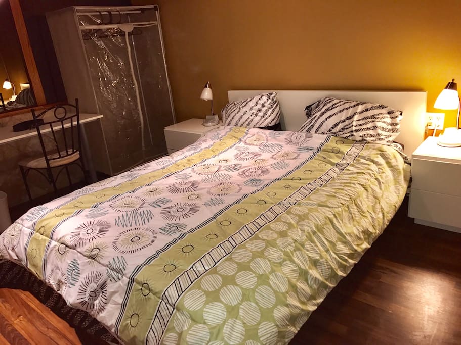 private bedroom # 5
queen bed
